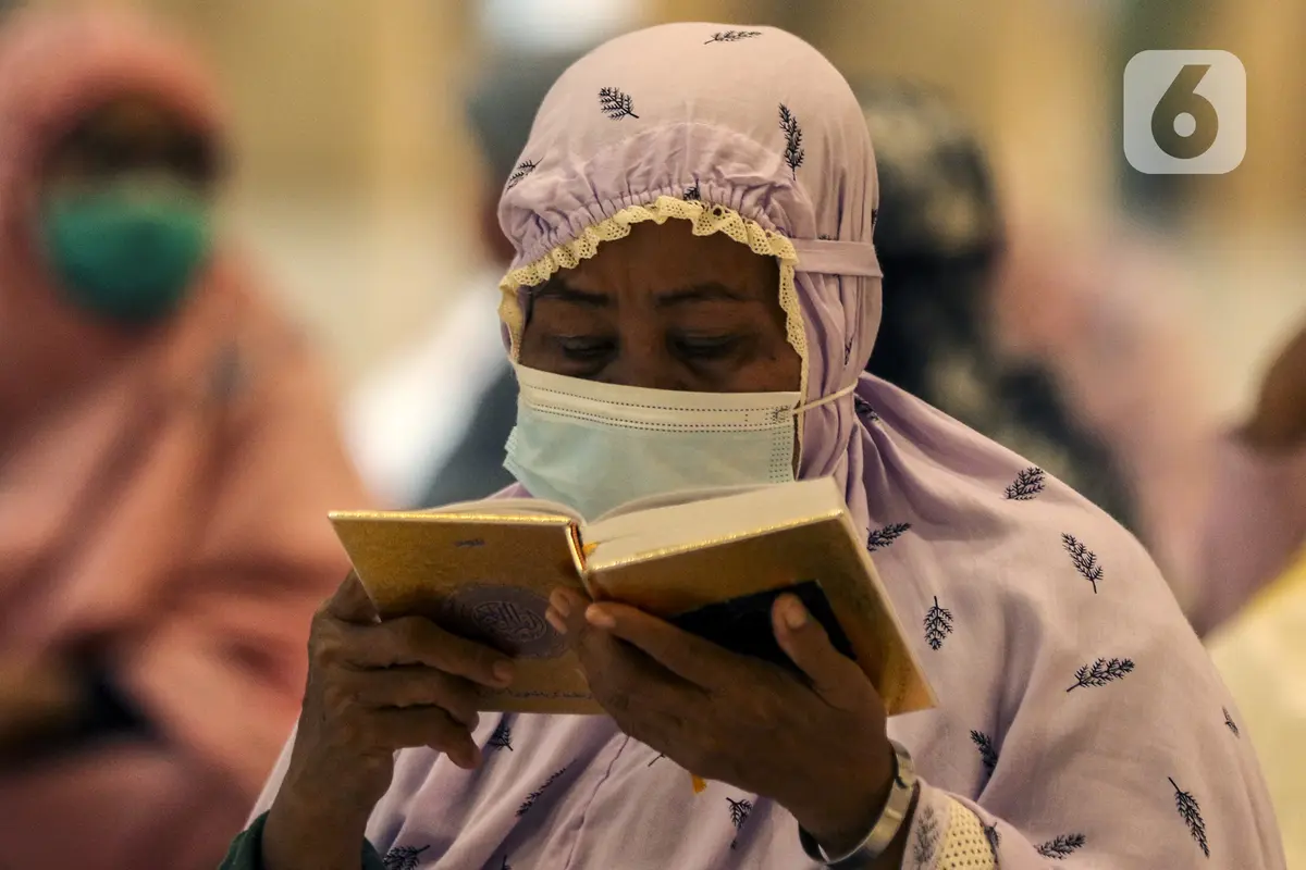FOTO: Pelaksanaan Salat Tarawih Pertama di Masjid Istiqlal