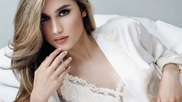 Selain Cinta Laura, 5 Artis Ini Cantik dengan Lipstik Nude