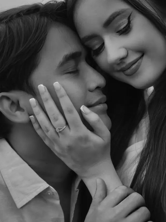 Gaya Vika Kolesnaya Kekasih Billy Syahputra saat Dilamar di Bali. [@bilsky16]