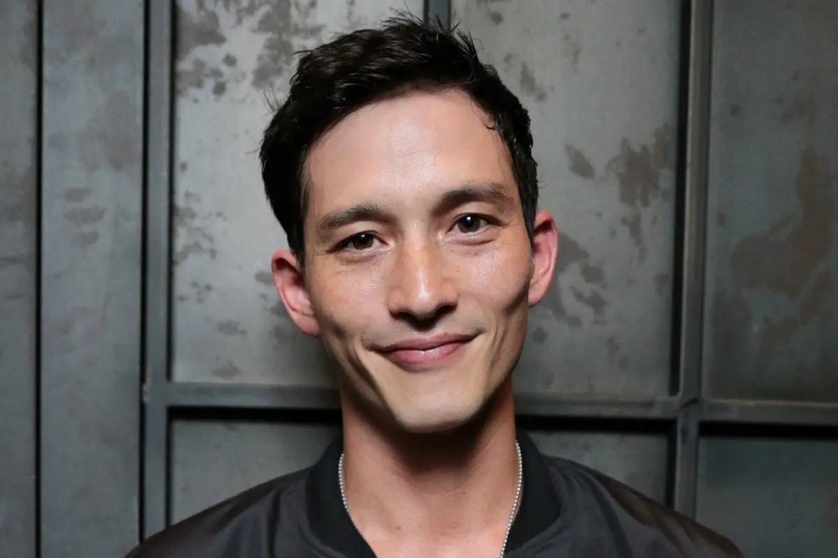 [Bintang] Mike Lewis