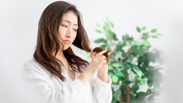 Ciri-Ciri Rambut Rusak yang Wajib Diwaspadai, Atasi Segera dengan Produk Hair Vitamin yang Tepat