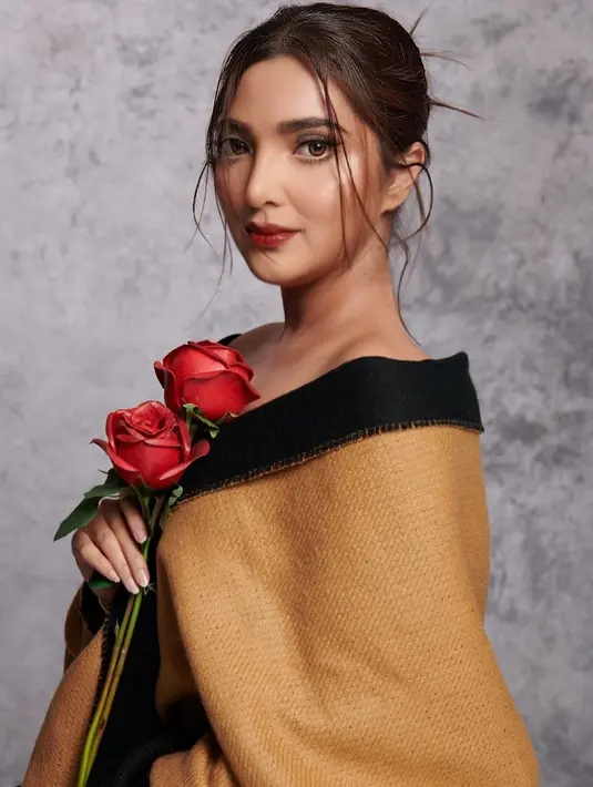 Meski sudah tersusun rencana pernikahan tersebut, ternyata belum ada pertemuan dua keluarga, yakni antara keluarga Anang Hermansyah dengan keluarga Atta pastinya. Ashanty pun memohon doa agar segalanya diberikan kelancaran. (Instagram/ashanty_ash)