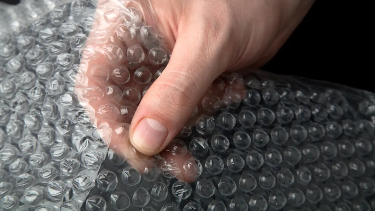 Bikin Dekorasi Cake Unik Pakai Bubble Wrap. KECE!