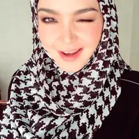 Siti Nurhaliza (via twitter @CTNurhaliza11)
