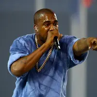 Kanye jadi sedikit sibuk karena harus mengurus anak-anak, namun ia menikmatinya. (AFP/Bintang.com)