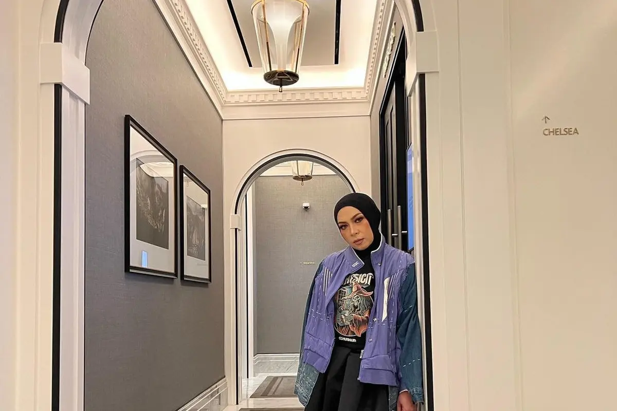 Turun Size dari XXL ke XS, 6 Gaya Terkini Melly Goeslaw Sukses Bikin Pangling