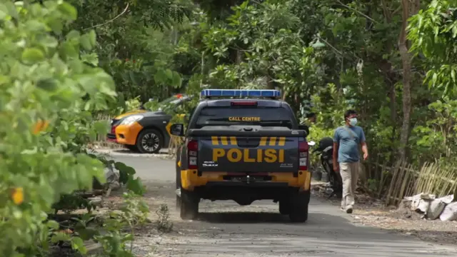 Suasana penggeledahan rumah terduga teroris di Padukuhan Ngawu, Kalurahan Ngawu, Kapanewon Playen, Gunungkidul