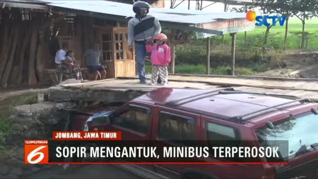 Sopir Mengantuk, Mobil Pemudik Terjun ke Sungai di Jombang