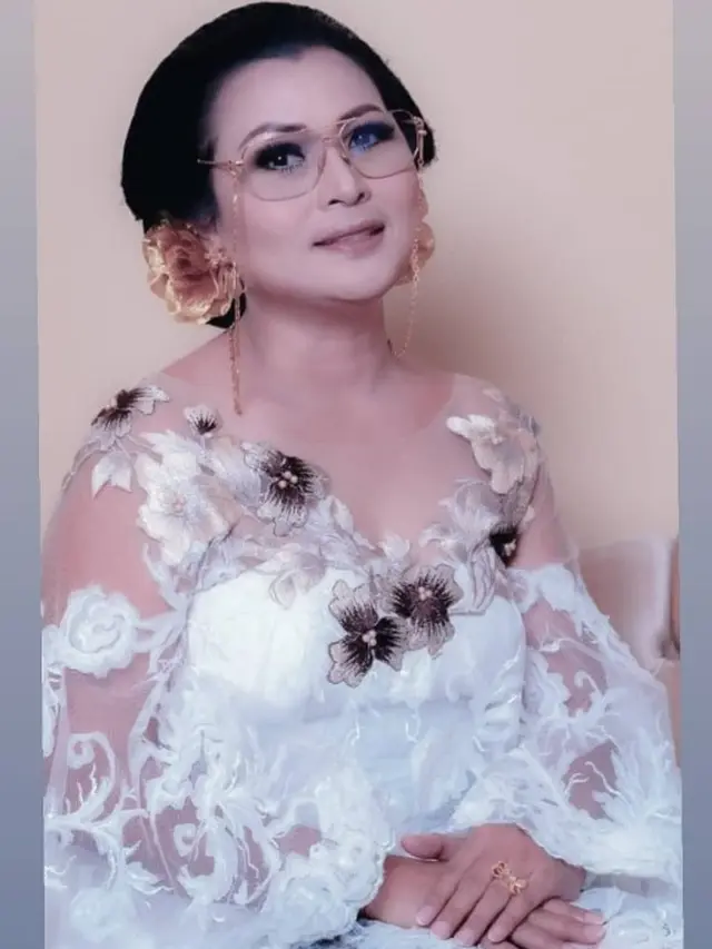 Vivick Tjangkung (Instagram/mariamarimakeup1577)