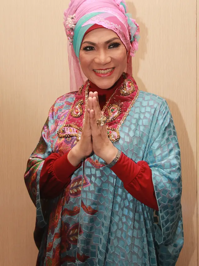 FOTO: Potret Gaya Dorce Gamalama Sebelum Hingga Sesudah Berhijab