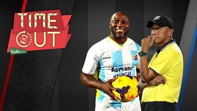 Pelatih asal Brasil, Jacksen F. Tiago harus menerima kenyataan pahit dalam kiprahnya di Malaysia. Mantan pelatih Persipura Jayapura diistirahatkan untuk sementara waktu dari kursi pelatih kepala, Penang FA.