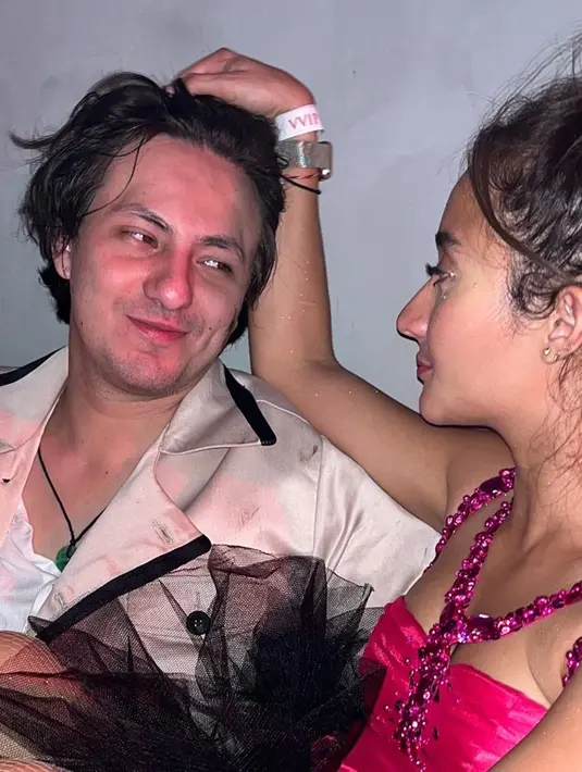 Naomi Zaskia dan Dylan Carr sendiri memang telah go public atas hubungan asmara yang terjalin beberapa waktu lalu. Bahkan, melalui media sosial, keduanya kerap mengunggah berbagai momen bersama. (Liputan6.com/IG/@naonomnom)