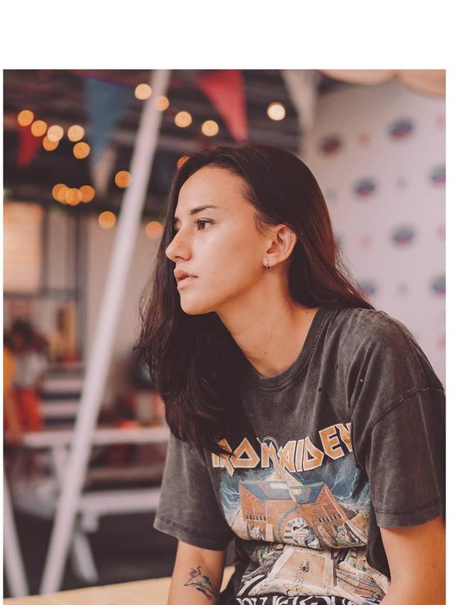 Lama Vakum, Ini 7 Potret Terbaru Dahlia Poland yang Jadi Mama Muda