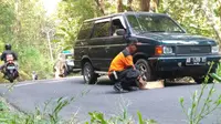 Sejumlah petugas juga lembur di sejumlah titik rawan kecelakaan di bagian selatan Yogyakarta selama Lebaran. (Liputan6.com/Switzy Sabandar)