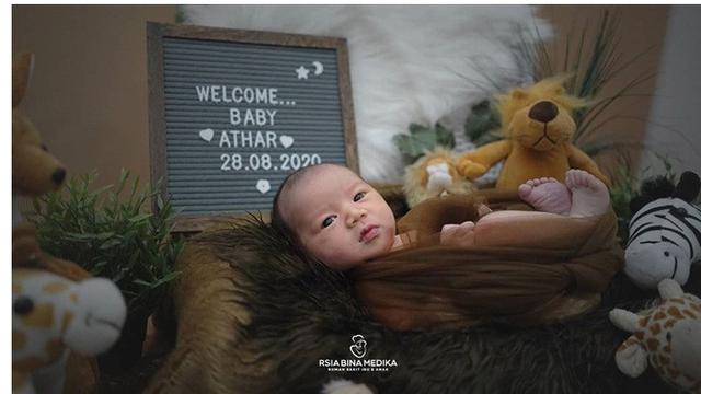 6 Pemotretan Baby Born Athar Anak Citra Kirana Dan Rezky Aditya Menggemaskan Hot Liputan6 Com