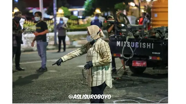 6 Potret Tri Rismaharini Pantau Pembenahan Fasilitas Umum Usai Demo, Sempat Geram