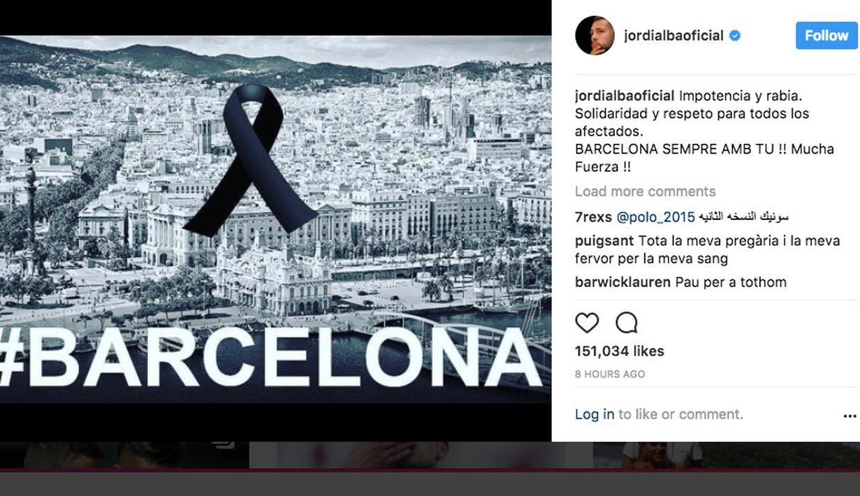 Jordi Alba memberikan hastag Barcelona pada akun Instagram miliknya sebagai bentuk simpatik terhadap korban teror Barcelona. (Bola.com/Instagram/Jordi Alba)