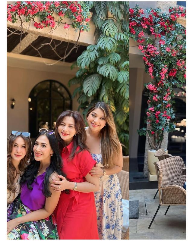 6 Potret Sarah Azhari mudik ke Indonesia, bahagia bisa reuni bareng artis sinetron 90-an