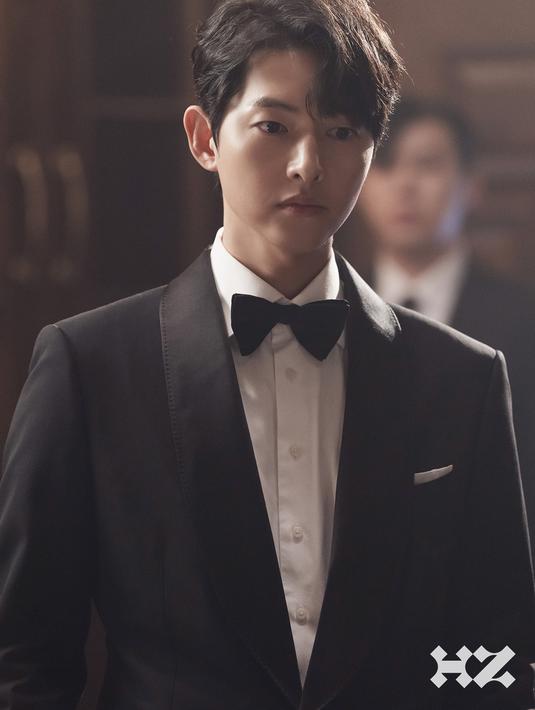 <p>Dalam pembuatan video yang menampilkan penampilan spesial Song Joong Ki, sang aktor mengatakan, &ldquo;Saya datang karena saya mendengar bahwa ada peran Vincenzo."</p>