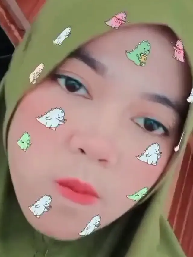 Viral Wanita Disebut Punya Suara Mirip Nike Ardilla, Ini 6 Potretnya
