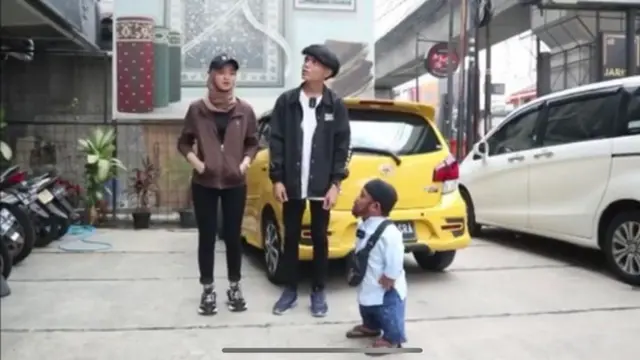 Ucok Baba Bersama Anak dan Calon Menantu