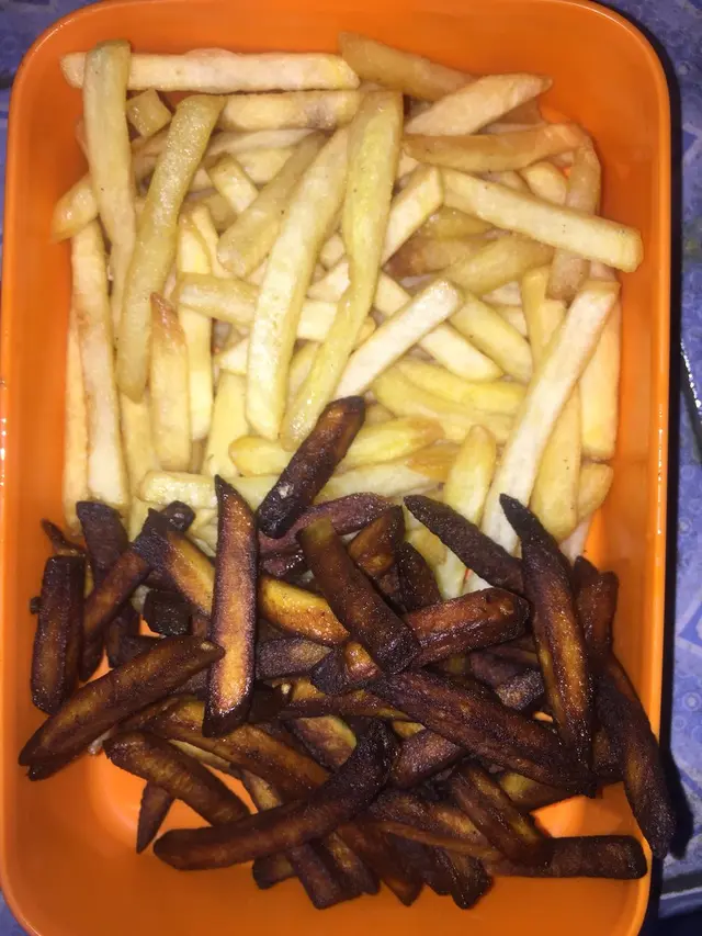 6 Potret Makan Kentang Goreng Ini Bikin Geleng Kepala