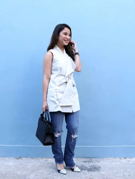 "Kemarin aku juga kasih usul, datang ke sekolah anak jalanan yang di Depok. Begitu juga ada yang konsen untuk wilayah Indonesia Timur," lanjut perempuan 27 tahun itu.(Nurwahyunan/Bintang.com)