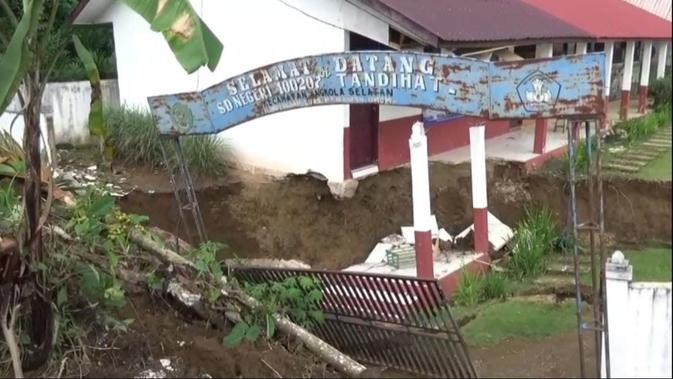 Usai Dilanda Banjir Bandang, Ratusan Rumah Warga di Tapanuli Selatan Hancur Ditelan Bencana Tanah Bergerak