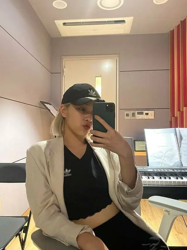 Inspirasi Padu Padan Crop Top Andalan Ryujin ITZY