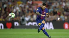 Kemampuan Lionel Messi tak perlu diragukan lagi. Ia berhasil menciptakan gol-gol indah, tendangan bebas yang akurat, dan kemampuan dribbling yang luar biasa lewat kaki kirinya. Tahun ini, Messi mampu melesatkan 38 gol dan 14 assist dari 47 penampilannya di semua ajang. (Foto: AFP/Lluis Gene)