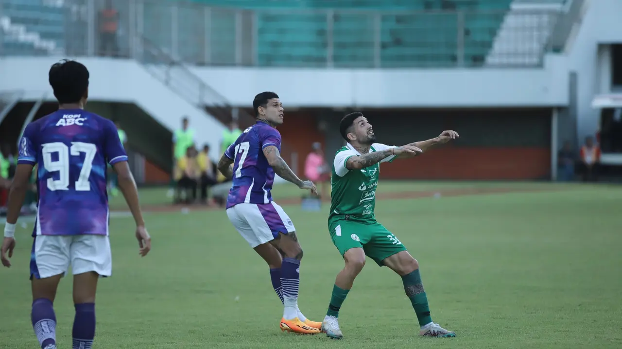 PSS Sleman vs Persib Bandung