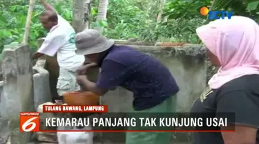 Air kotor tidak layak pakai ini digunakan warga untuk mencuci dan mandi.