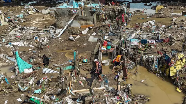 Diterjang Topan Kalmaegi, Seperti Ini Kerusakan Permukiman Warga di Cebu