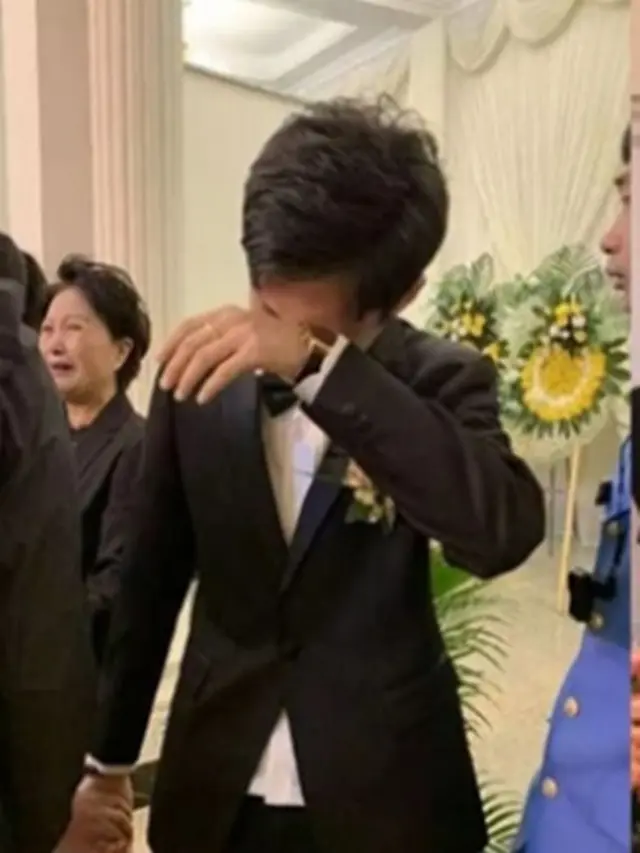 Kisah Pilu Pria Menikah Sekaligus Memakamkan Kekasih di Hari yang Sama