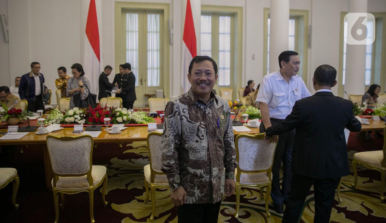 Menteri Kesehatan Terawan Agus Putranto  menghadiri rapat terbatas di Istana Kepresidenan Bogor, Jakarta, Selasa (4/2/2020). Jokowi meminta semua menteri untuk mengambil langkah-langkah perlindungan dan pencegahan virus corona. (Liputan6.com/Faizal Fanani)