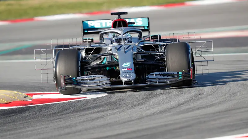 Lewis Hamilton Tercepat di Tes Pramusim F1 Barcelona Sesi 1