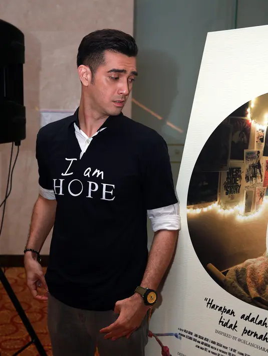 Berakting di film yang mengisahkan penderita kanker bukan menjadi hal asing bagi Fachri. Pasalnya, lelaki tampan ini memiliki pengalaman tentang kanker. (Deki Prayoga/Bintang.com)