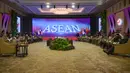 Lebih lanjut, dalam pertemuan bidang HAM, Menlu Retno juga mengajak untuk menjunjung tinggi nilai-nilai ASEAN di tengah kondisi dunia yang penuh rivalitas. (Bay Ismoyo/Pool Photo via AP)