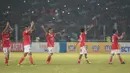 Para pemain Persija menyapa suporter usai menaklukan Persela 2-1 pada laga Torabika Soccer Championship 2016 di SUGBK, Jakarta, Jumat (13/5/2016). (Bola.com/Vitalis Yogi Trisna)