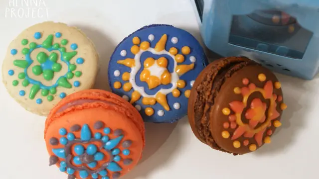 Seniman Ini Buat Pola Henna di Atas Macaron, 6 Hasilnya Super Keren