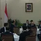 Wakil Presiden Jusuf Kalla menerima kedatangan Wakil Presiden China Wang Qishan di Istana Wakil Presiden, Sabtu (19/10/2019).(Merdeka/ Intan Umbari Prihatin)