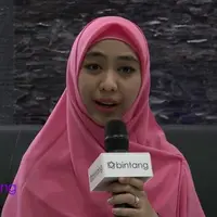 Belakangan ini nama Oki Setiana Dewi menjadi sorotan publik dengan munculnya petisi dari masyarakat. Disebut tidak pantas dipanggil ustazah, begini tanggapan Oki soal petisi itu.