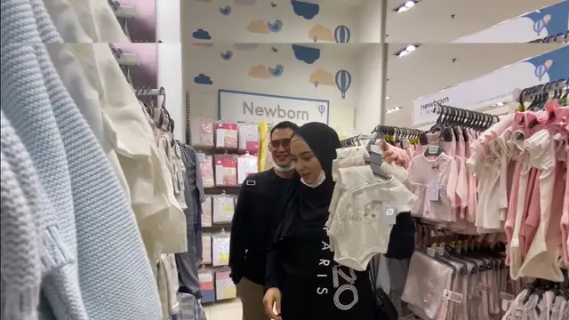 Momen Citra Kirana dan Rezky Aditya Beli Kebutuhan Bayi