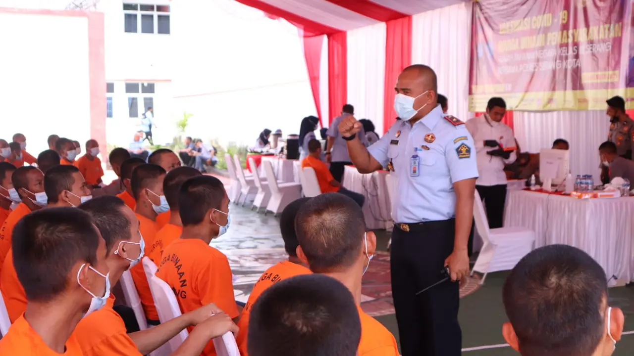 WBP Rutan Kelas IIB Serang Sebelum Di Vaksin Covid-19. (Senin, 27/12/2021).