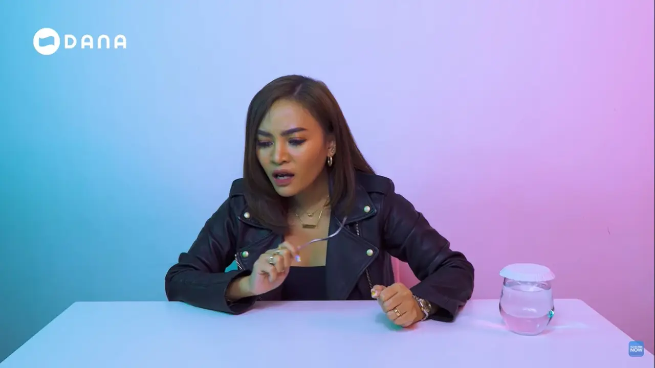 Rachel Goddard di video Coba Dulu Kak DANA Indonesia