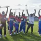 Para pemain Tim Criket putri Papua merayakan kemenangan atas Bali pada laga final cricket putri PON XX Papua 2021, Minggu, (26/09/2021). ( Foto : PON PAPUA XX PAPUA/Soleha )