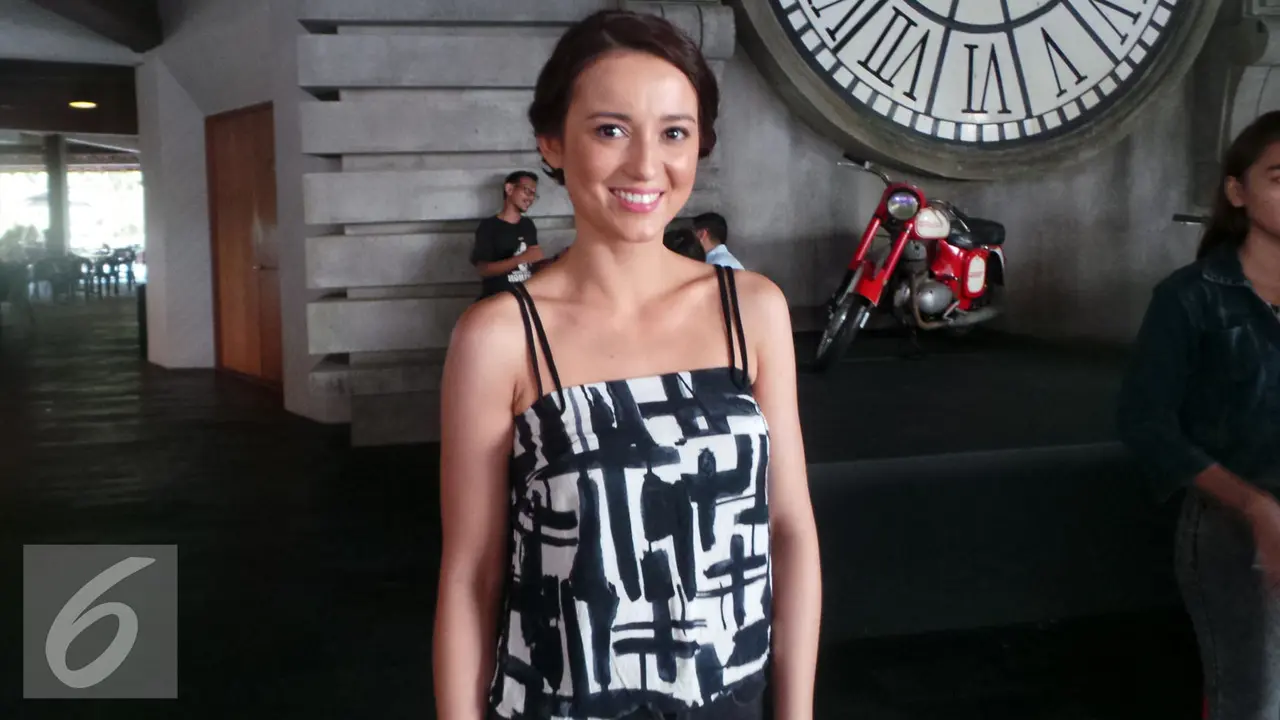 Julie Estelle