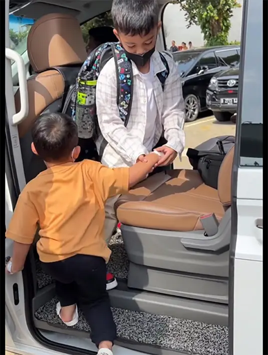 [Instagram/tya_ariestya]