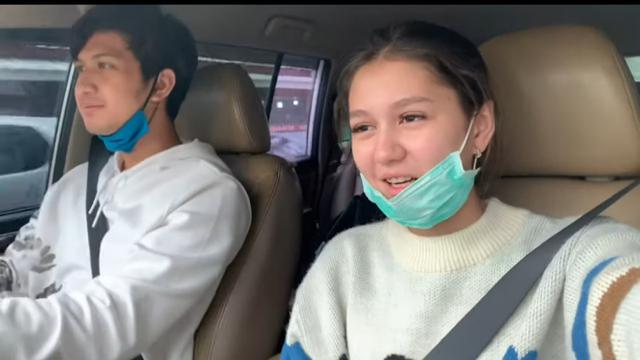 6 Momen Aditya Zoni dan Zoe Jackson Rayakan Anniversary Ke-2, Romantis