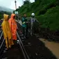 PT KAI mendeteksi puluhan titik rawan bencana alam, baik longsor maupun banjir di sepanjang jalur selatan kereta api di Daop II Jawa Barat. (Liputan6.com/Jayadi Supriadin)